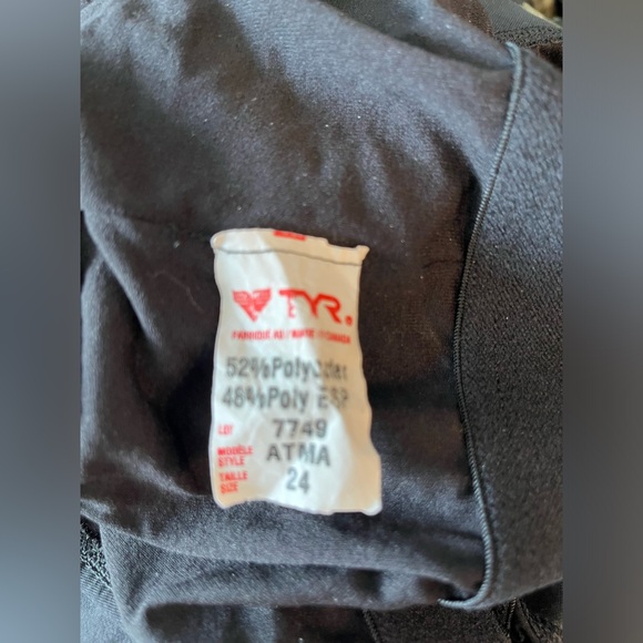 Tyr Plus Size Swimsuit - Picture 5 of 6